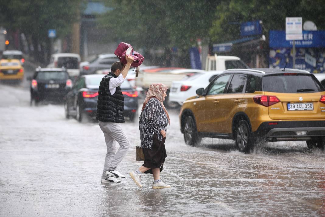 Edirne ve Kırklareli’ni sağanak vurdu: Vatandaşlar zor anlar yaşadı 3